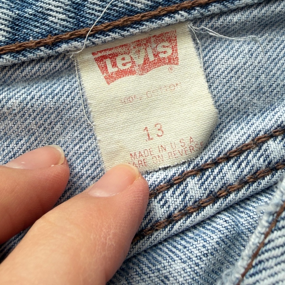 Vintage Levi’s USA Light Wash Distressed Acid Wash - Picture 6 of 16